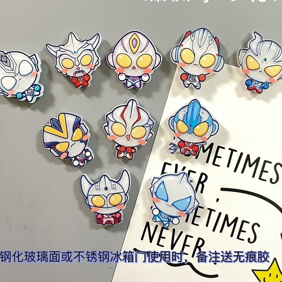 クリエイティブなカートゥーン風クールなウルトラマン冷蔵庫マグ - Acrylic Cosplay Prop のレビューと価格