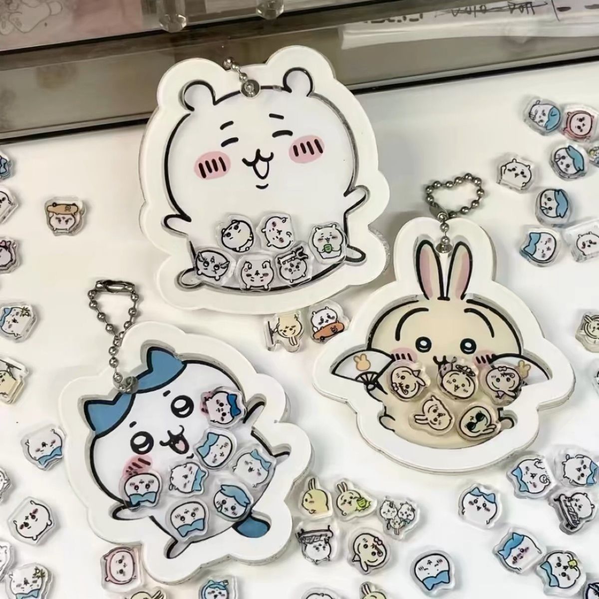 JiiKawa アクリルキーホルダーかわいいバックパックチャ - Acrylic Cosplay Prop のレビューと価格