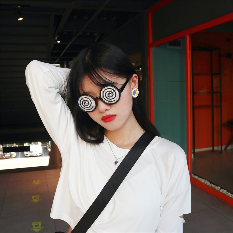 新しいコスプレメガネめまいパターン面白い装飾メガネアニメめま - Cosplay Prop Patterns のレビューと価格